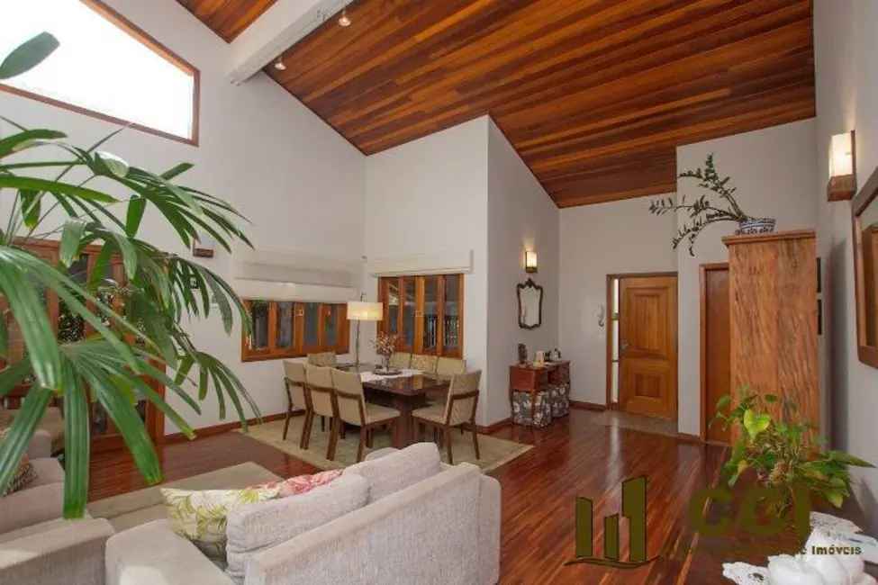 Casa com 3 quartos à venda, 239m2 em Chácara Santa Lúcia, Carapicuiba - SP - imagem 5 Foto 5 de Casa com 3 quartos à venda, 239m2 em Chácara Santa Lúcia, Carapicuiba - SP