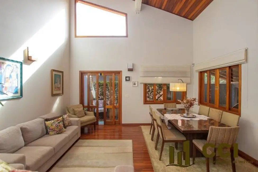 Casa com 3 quartos à venda, 239m2 em Chácara Santa Lúcia, Carapicuiba - SP - imagem 3 Foto 3 de Casa com 3 quartos à venda, 239m2 em Chácara Santa Lúcia, Carapicuiba - SP
