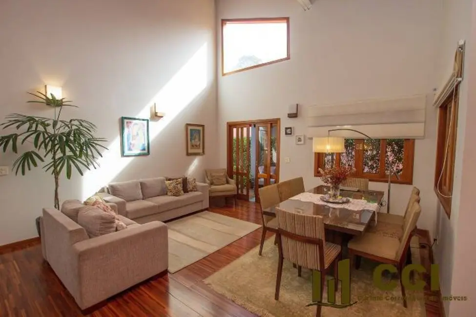 Foto 2 de Casa com 3 quartos à venda, 239m2 em Chácara Santa Lúcia, Carapicuiba - SP