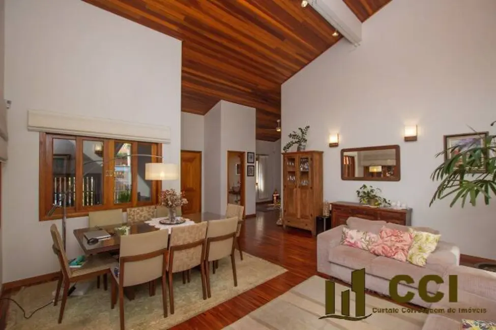 Casa com 3 quartos à venda, 239m2 em Chácara Santa Lúcia, Carapicuiba - SP - imagem 6 Foto 6 de Casa com 3 quartos à venda, 239m2 em Chácara Santa Lúcia, Carapicuiba - SP