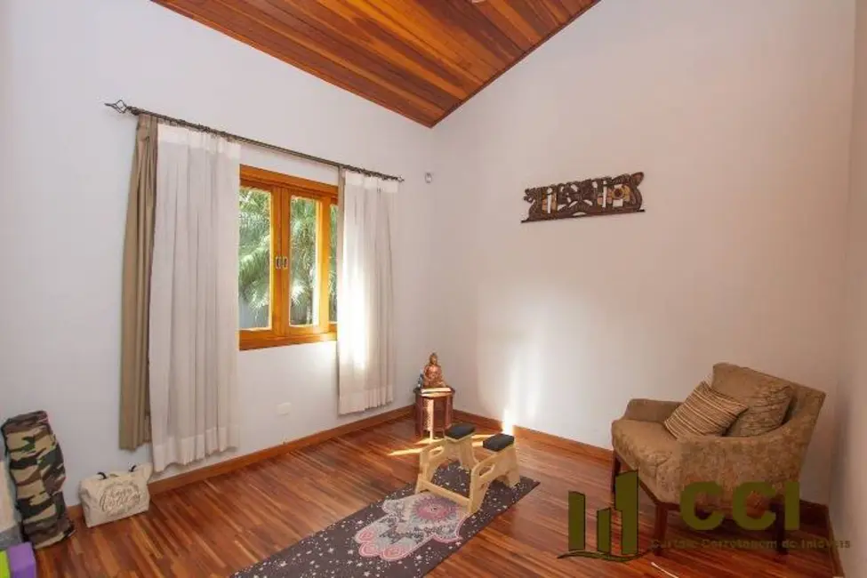 Casa com 3 quartos à venda, 239m2 em Chácara Santa Lúcia, Carapicuiba - SP - imagem 8 Foto 8 de Casa com 3 quartos à venda, 239m2 em Chácara Santa Lúcia, Carapicuiba - SP