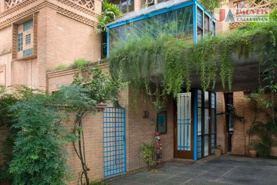 Foto 3 de Casa com 3 quartos à venda, 780m2 em Pacaembu, São Paulo - SP