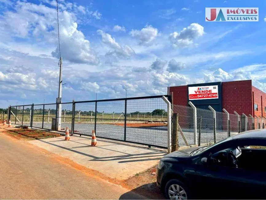 Armazém / Galpão para alugar, 1000m2 em Aracoiaba Da Serra - SP - imagem 4 Foto 4 de Armazém / Galpão para alugar, 1000m2 em Aracoiaba Da Serra - SP