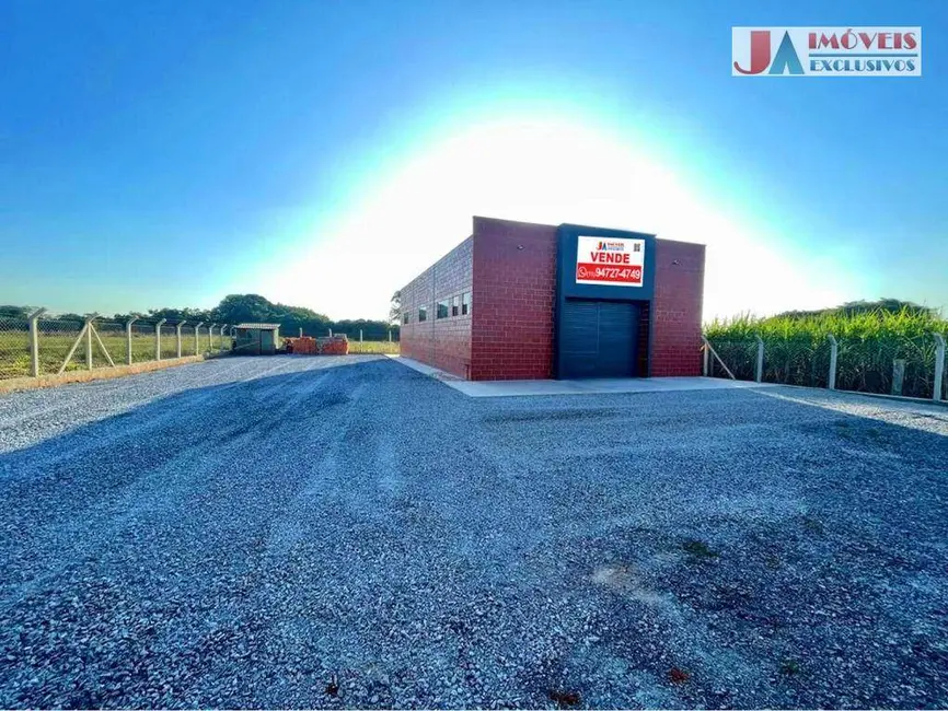 Armazém / Galpão para alugar, 1000m2 em Aracoiaba Da Serra - SP - imagem 5 Foto 5 de Armazém / Galpão para alugar, 1000m2 em Aracoiaba Da Serra - SP