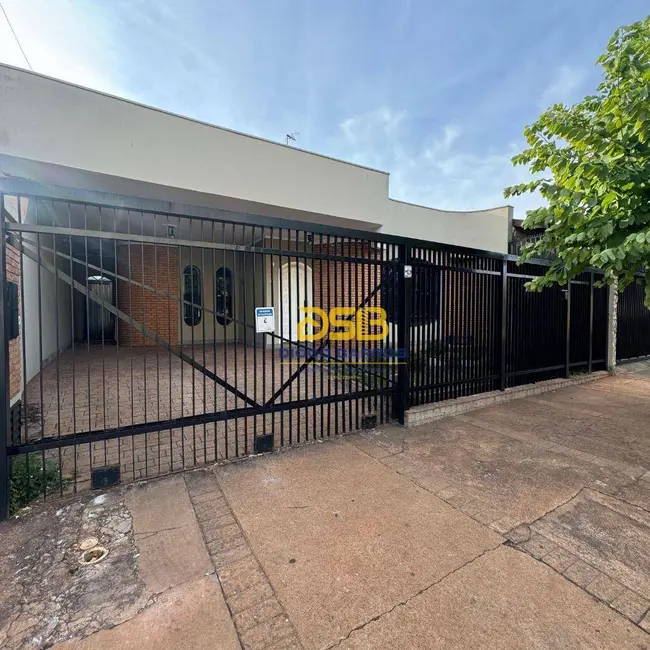 Foto 2 de Casa com 3 quartos para alugar, 264m2 em Centro, Barretos - SP