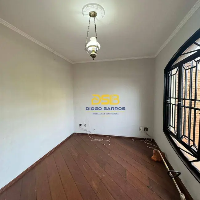 Casa com 3 quartos para alugar, 264m2 em Centro, Barretos - SP - imagem 7 Foto 7 de Casa com 3 quartos para alugar, 264m2 em Centro, Barretos - SP