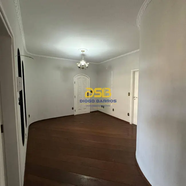 Casa com 3 quartos para alugar, 264m2 em Centro, Barretos - SP - imagem 6 Foto 6 de Casa com 3 quartos para alugar, 264m2 em Centro, Barretos - SP