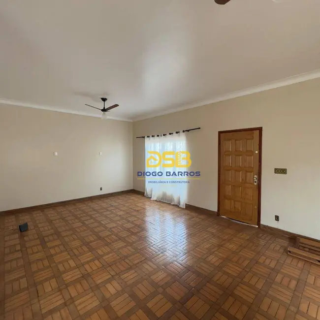 Casa com 4 quartos para alugar, 533m2 em Centro, Barretos - SP - imagem 4 Foto 4 de Casa com 4 quartos para alugar, 533m2 em Centro, Barretos - SP