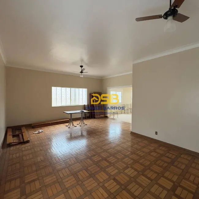 Casa com 4 quartos para alugar, 533m2 em Centro, Barretos - SP - imagem 5 Foto 5 de Casa com 4 quartos para alugar, 533m2 em Centro, Barretos - SP