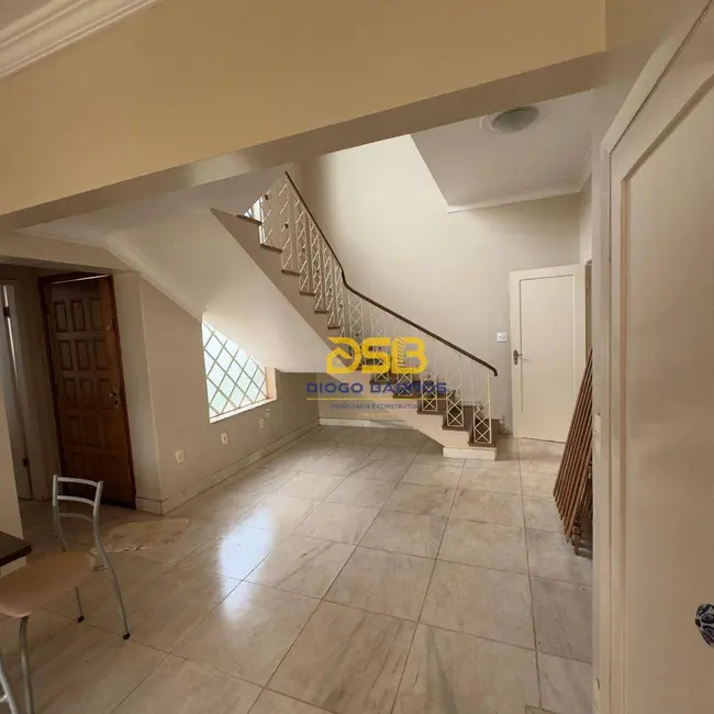Casa com 4 quartos para alugar, 533m2 em Centro, Barretos - SP - imagem 7 Foto 7 de Casa com 4 quartos para alugar, 533m2 em Centro, Barretos - SP