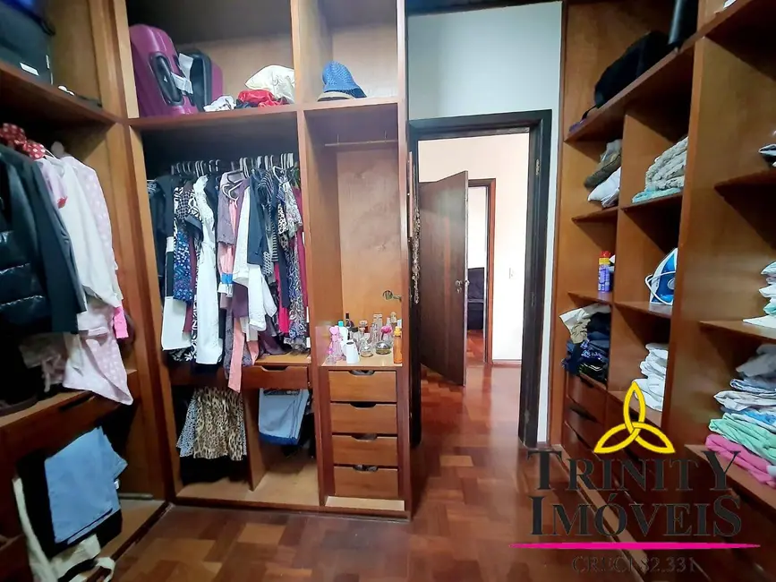 Casa com 4 quartos à venda, 1044m2 em Granja Caiapiá, Cotia - SP - imagem 5 Foto 5 de Casa com 4 quartos à venda, 1044m2 em Granja Caiapiá, Cotia - SP