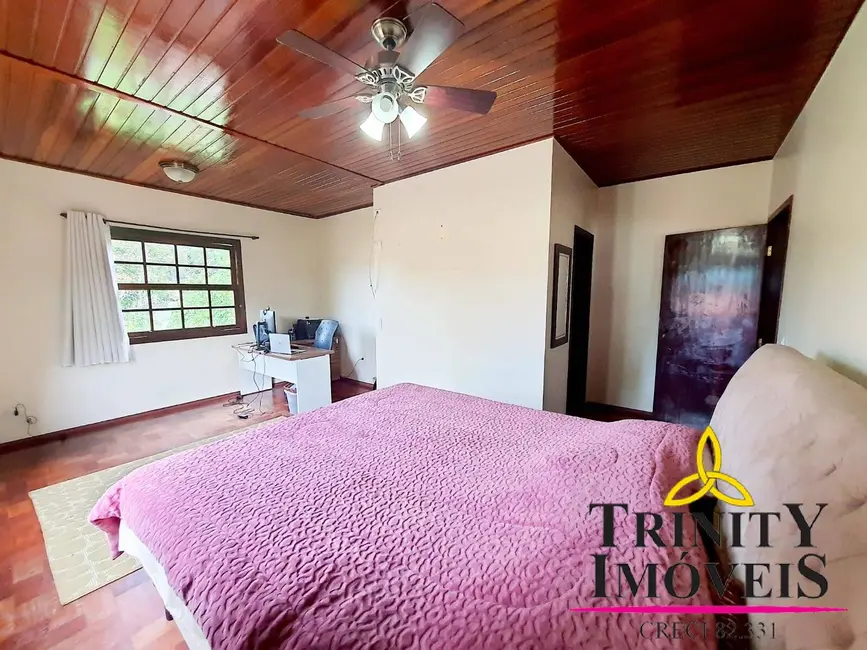 Casa com 4 quartos à venda, 1044m2 em Granja Caiapiá, Cotia - SP - imagem 3 Foto 3 de Casa com 4 quartos à venda, 1044m2 em Granja Caiapiá, Cotia - SP