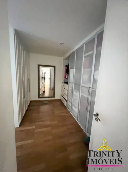 Foto 6 de Casa com 5 quartos à venda, 1200m2 em Petit Village, Cotia - SP