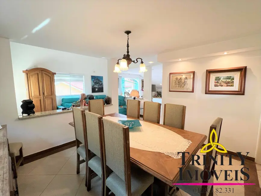 Foto 5 de Casa com 5 quartos à venda, 1200m2 em Petit Village, Cotia - SP