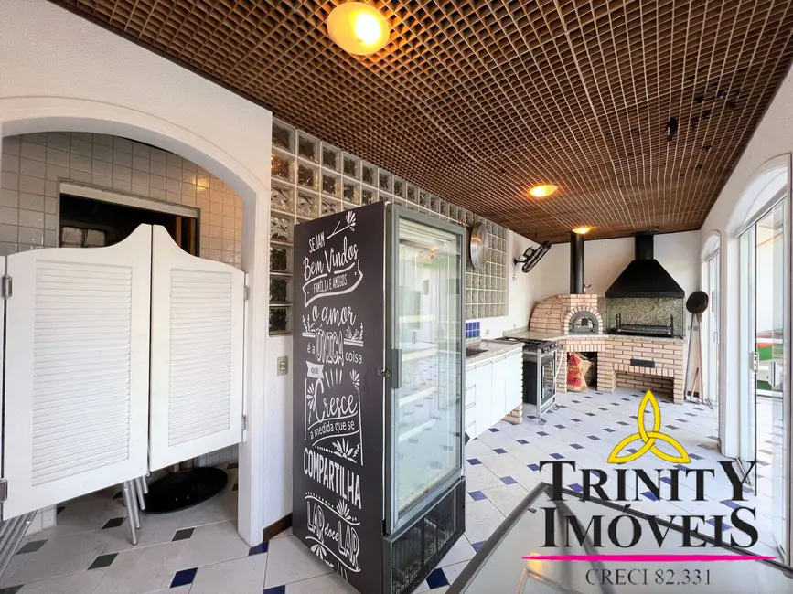 Foto 4 de Casa com 5 quartos à venda, 1200m2 em Petit Village, Cotia - SP