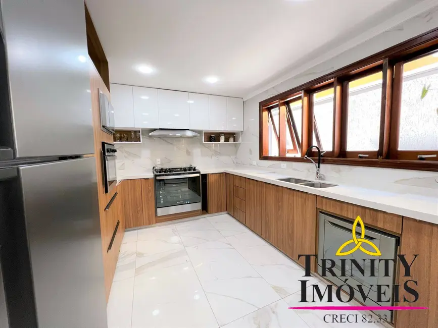 Casa com 4 quartos à venda, 497m2 em São Paulo II, Cotia - SP - imagem 8 Foto 8 de Casa com 4 quartos à venda, 497m2 em São Paulo II, Cotia - SP