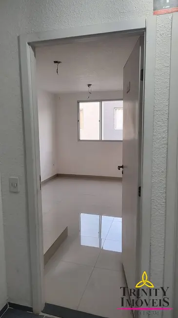 Foto 2 de Apartamento com 2 quartos à venda, 40m2 em Jardim Petrópolis, Cotia - SP