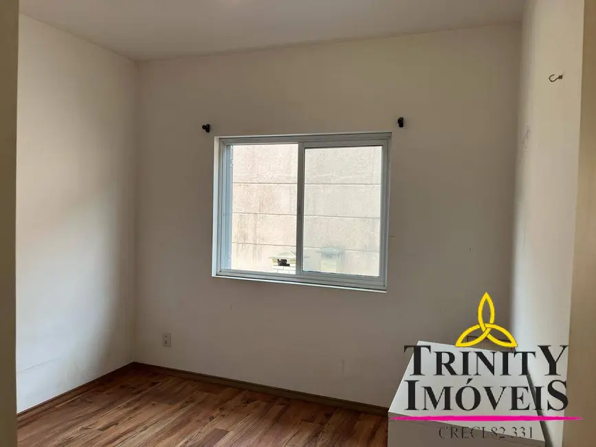 Casa com 4 quartos à venda, 174m2 em Jardim Maria Tereza, Cotia - SP - imagem 4 Foto 4 de Casa com 4 quartos à venda, 174m2 em Jardim Maria Tereza, Cotia - SP