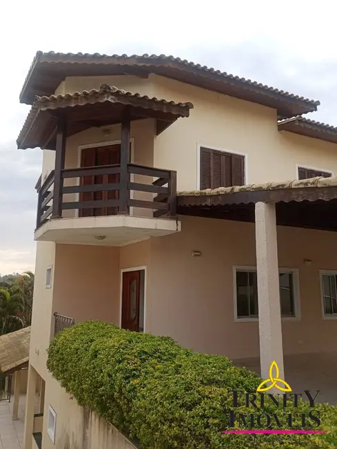 Foto 1 de Casa com 4 quartos para alugar, 300m2 em Parque Dom Henrique, Cotia - SP