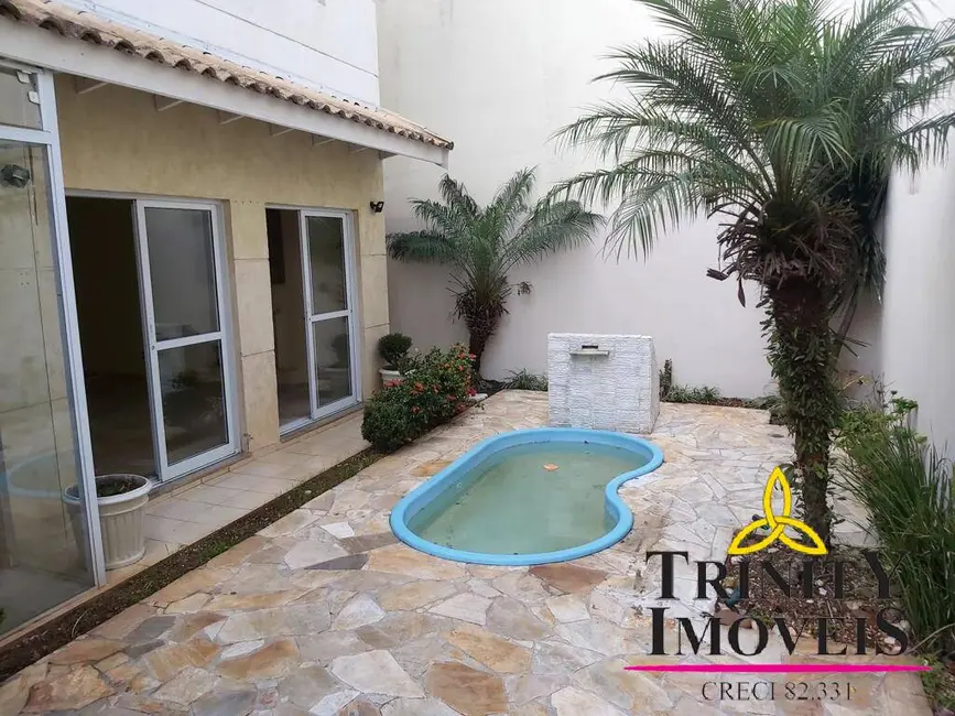 Casa com 4 quartos à venda, 179m2 em Jardim Passárgada I, Cotia - SP - imagem 1 Foto 1 de Casa com 4 quartos à venda, 179m2 em Jardim Passárgada I, Cotia - SP