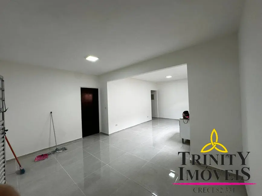 Foto 17 de Casa à venda, 250m2 em Parque Santa Teresa, Carapicuiba - SP