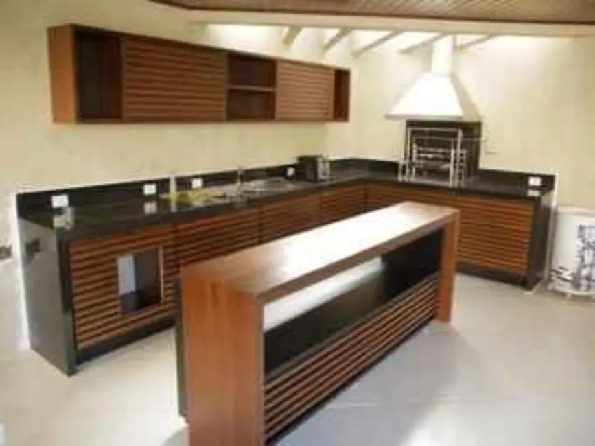 Casa de Condomínio com 4 quartos à venda, 1080m2 em Iate Clube de Americana, Americana - SP - imagem 3 Foto 3 de Casa de Condomínio com 4 quartos à venda, 1080m2 em Iate Clube de Americana, Americana - SP