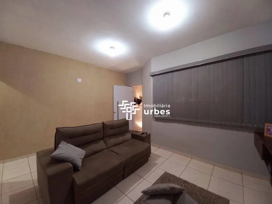 Casa com 3 quartos à venda, 125m2 em Jardim Santo Antônio, Americana - SP - imagem 4 Foto 4 de Casa com 3 quartos à venda, 125m2 em Jardim Santo Antônio, Americana - SP