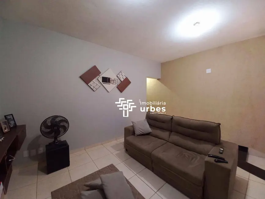 Casa com 3 quartos à venda, 125m2 em Jardim Santo Antônio, Americana - SP - imagem 3 Foto 3 de Casa com 3 quartos à venda, 125m2 em Jardim Santo Antônio, Americana - SP