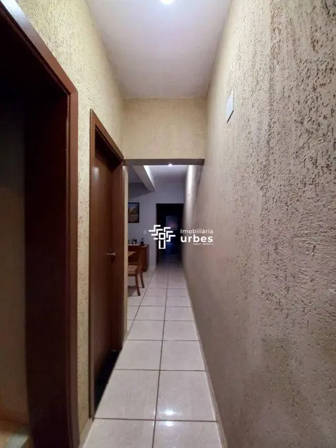 Casa com 3 quartos à venda, 125m2 em Jardim Santo Antônio, Americana - SP - imagem 5 Foto 5 de Casa com 3 quartos à venda, 125m2 em Jardim Santo Antônio, Americana - SP