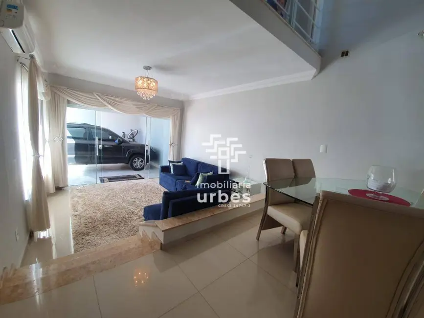 Foto 2 de Casa com 4 quartos à venda, 375m2 em Vila Nossa Senhora de Fátima, Americana - SP