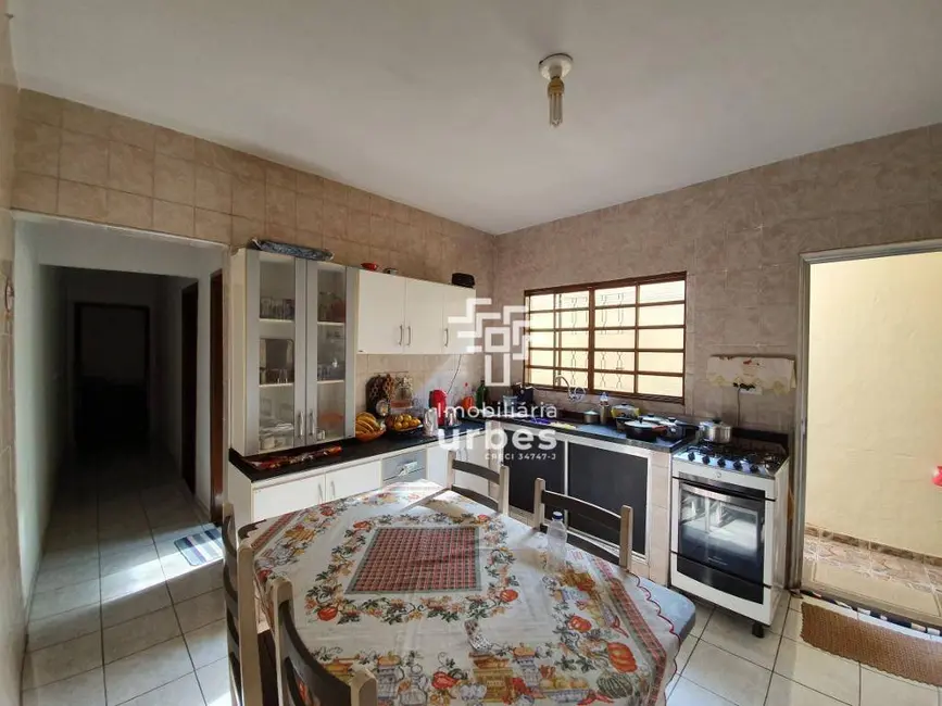 Casa com 2 quartos à venda, 125m2 em São Benedito, Americana - SP - imagem 3 Foto 3 de Casa com 2 quartos à venda, 125m2 em São Benedito, Americana - SP