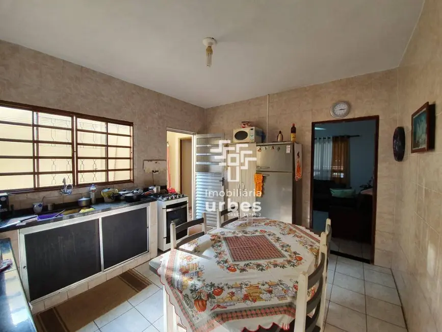 Casa com 2 quartos à venda, 125m2 em São Benedito, Americana - SP - imagem 4 Foto 4 de Casa com 2 quartos à venda, 125m2 em São Benedito, Americana - SP