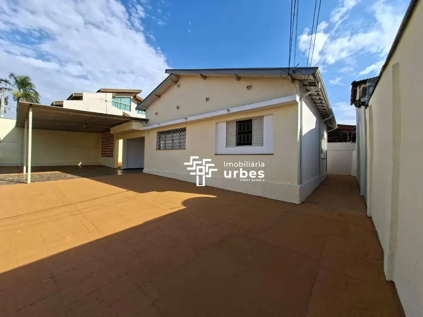 Foto 1 de Casa com 3 quartos para alugar, 262m2 em Vila Galo, Americana, SP