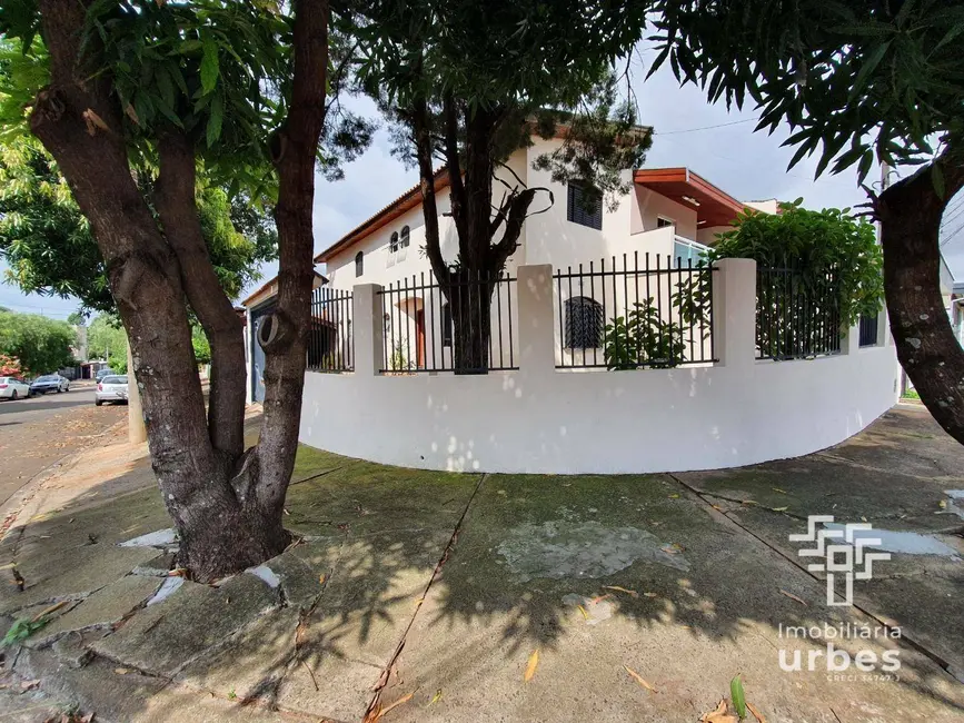 Foto 2 de Casa com 3 quartos para alugar, 208m2 em Parque Novo Mundo, Americana - SP