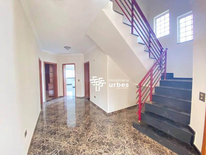 Casa com 3 quartos para alugar, 495m2 em Vila Cordenonsi, Americana - SP - imagem 2 Foto 2 de Casa com 3 quartos para alugar, 495m2 em Vila Cordenonsi, Americana - SP