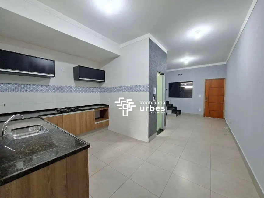 Foto 1 de Casa com 2 quartos para alugar, 80m2 em Parque Novo Mundo, Americana, SP
