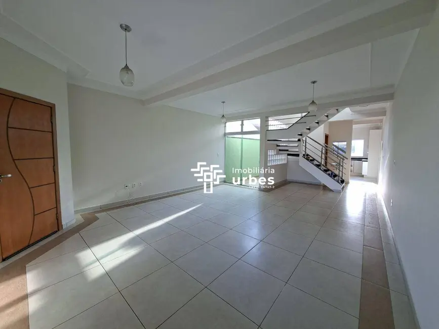 Casa com 3 quartos para alugar, 140m2 em Jardim São Paulo, Americana - SP - imagem 2 Foto 2 de Casa com 3 quartos para alugar, 140m2 em Jardim São Paulo, Americana - SP