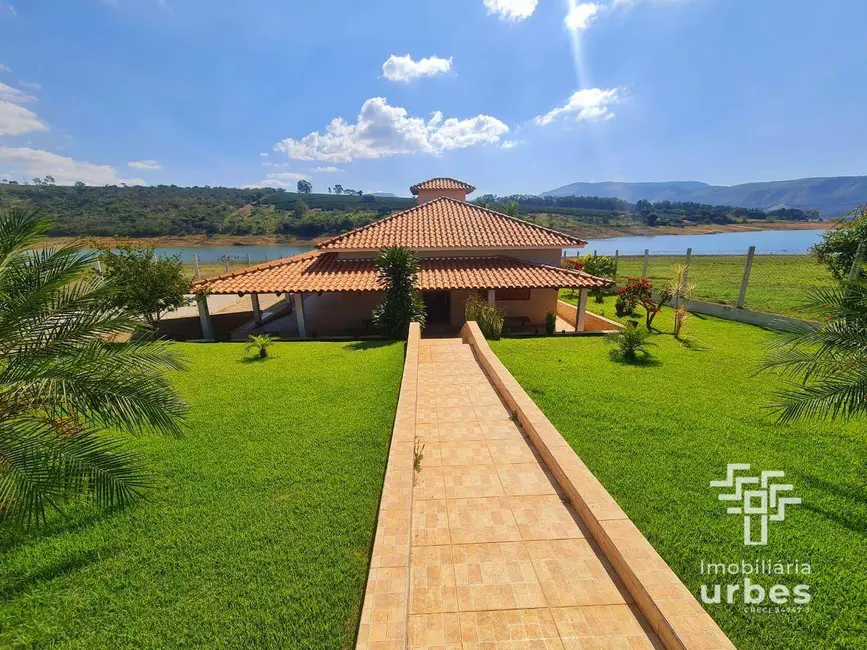 Foto 2 de Chácara com 4 quartos à venda, 1800m2 em Carmo Do Rio Claro - MG