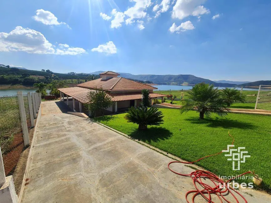 Foto 3 de Chácara com 4 quartos à venda, 1800m2 em Carmo Do Rio Claro - MG