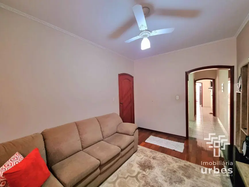 Foto 3 de Casa com 3 quartos à venda, 150m2 em Residencial Vale das Nogueiras, Americana - SP