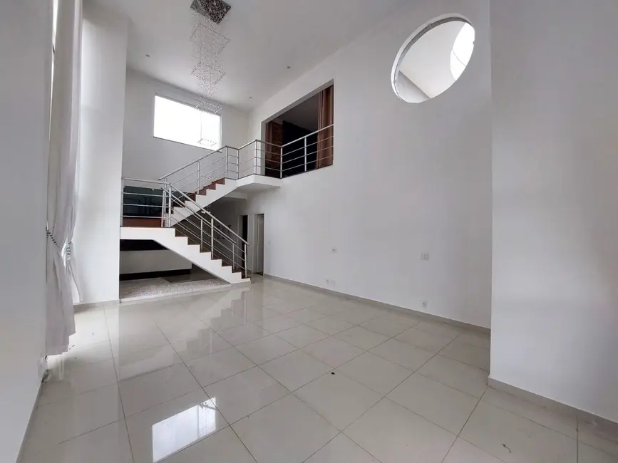 Casa de Condomínio com 3 quartos para alugar, 450m2 em Loteamento Residencial Jardim Villagio II, Americana - SP - imagem 4 Foto 4 de Casa de Condomínio com 3 quartos para alugar, 450m2 em Loteamento Residencial Jardim Villagio II, Americana - SP