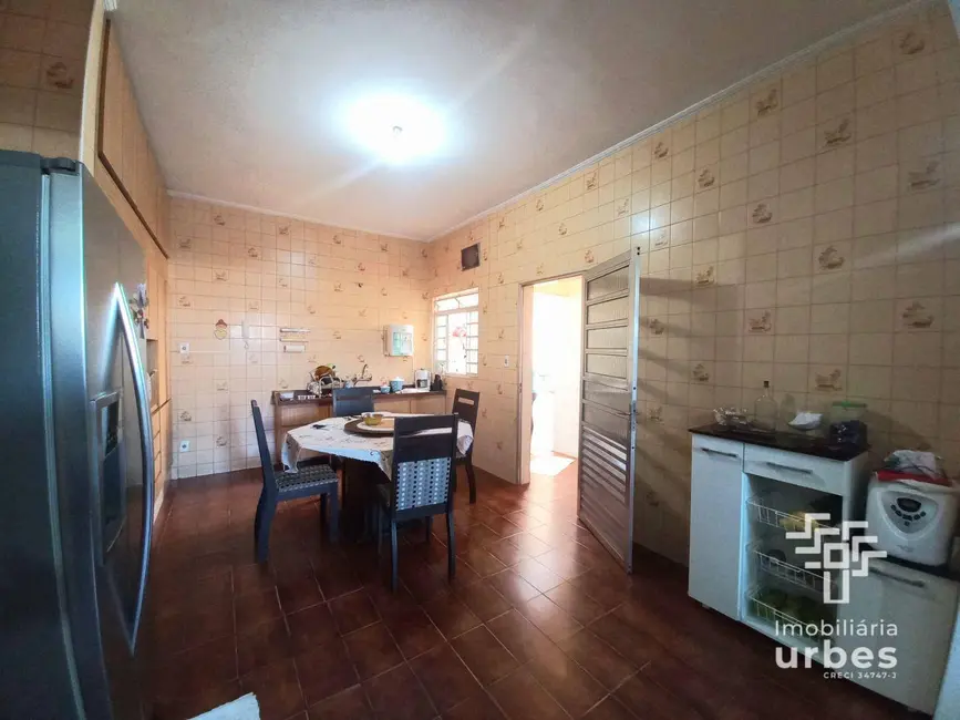 Foto 4 de Casa com 3 quartos à venda, 297m2 em Santa Cruz, Americana - SP