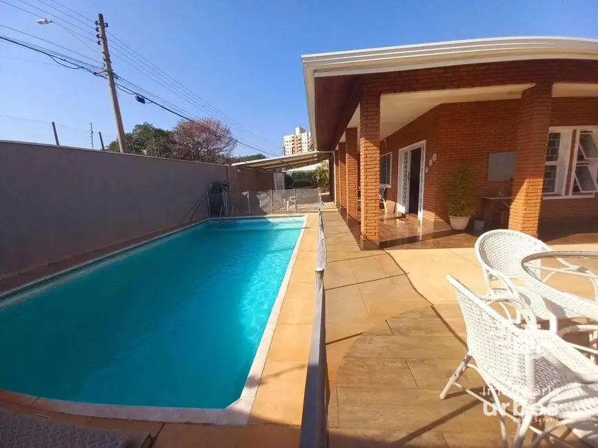 Foto 1 de Casa com 3 quartos à venda, 415m2 em Jardim São Paulo, Americana - SP