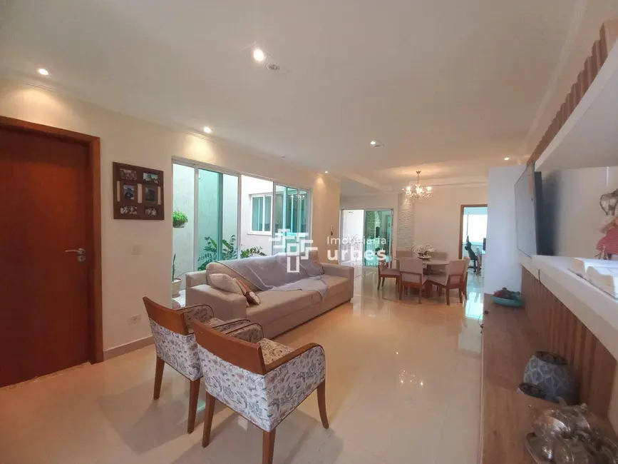 Foto 9 de Casa com 3 quartos à venda, 150m2 em Americana - SP