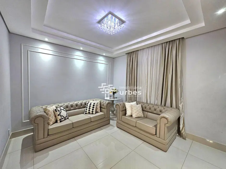 Casa com 3 quartos à venda, 300m2 em Jardim São Paulo, Americana - SP - imagem 5 Foto 5 de Casa com 3 quartos à venda, 300m2 em Jardim São Paulo, Americana - SP