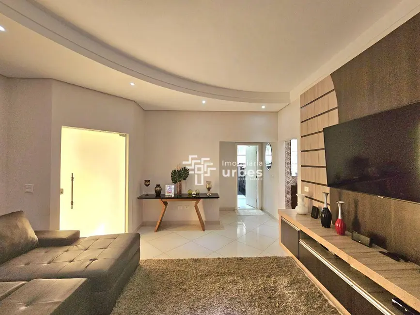 Foto 5 de Casa com 4 quartos à venda, 357m2 em Jardim São Paulo, Americana - SP