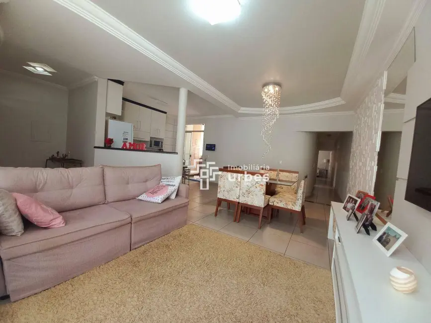 Foto 5 de Casa com 3 quartos à venda, 210m2 em Parque Novo Mundo, Americana - SP