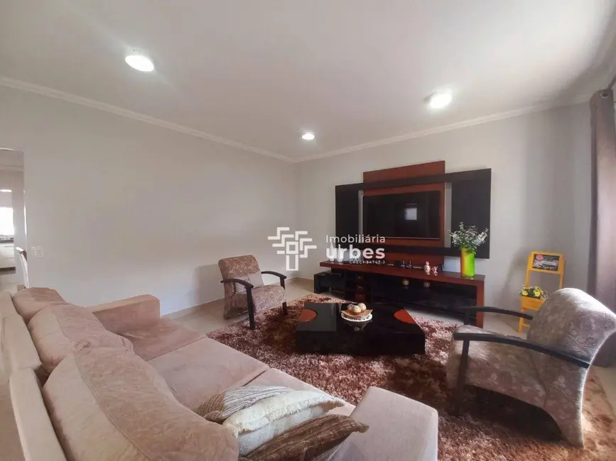 Foto 3 de Casa com 3 quartos à venda, 357m2 em Campo Limpo, Americana - SP