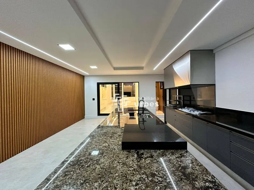 Casa de Condomínio com 4 quartos à venda, 1030m2 em Nova Odessa - SP - imagem 3 Foto 3 de Casa de Condomínio com 4 quartos à venda, 1030m2 em Nova Odessa - SP