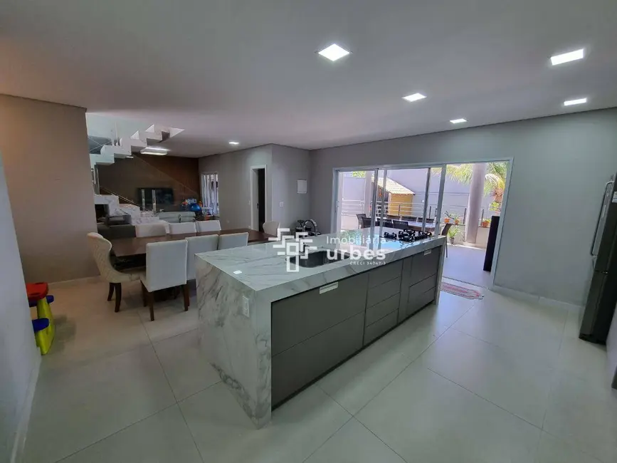 Foto 1 de Casa com 3 quartos à venda, 300m2 em Nova Odessa - SP